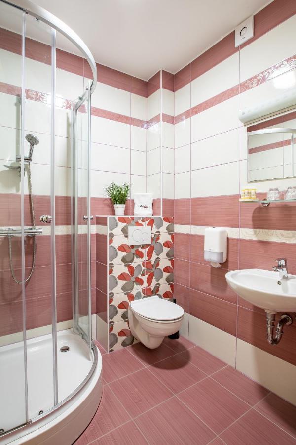 Hotel Jakec Trije Kralji Na Pohorju Zgornja Loznica Exterior foto